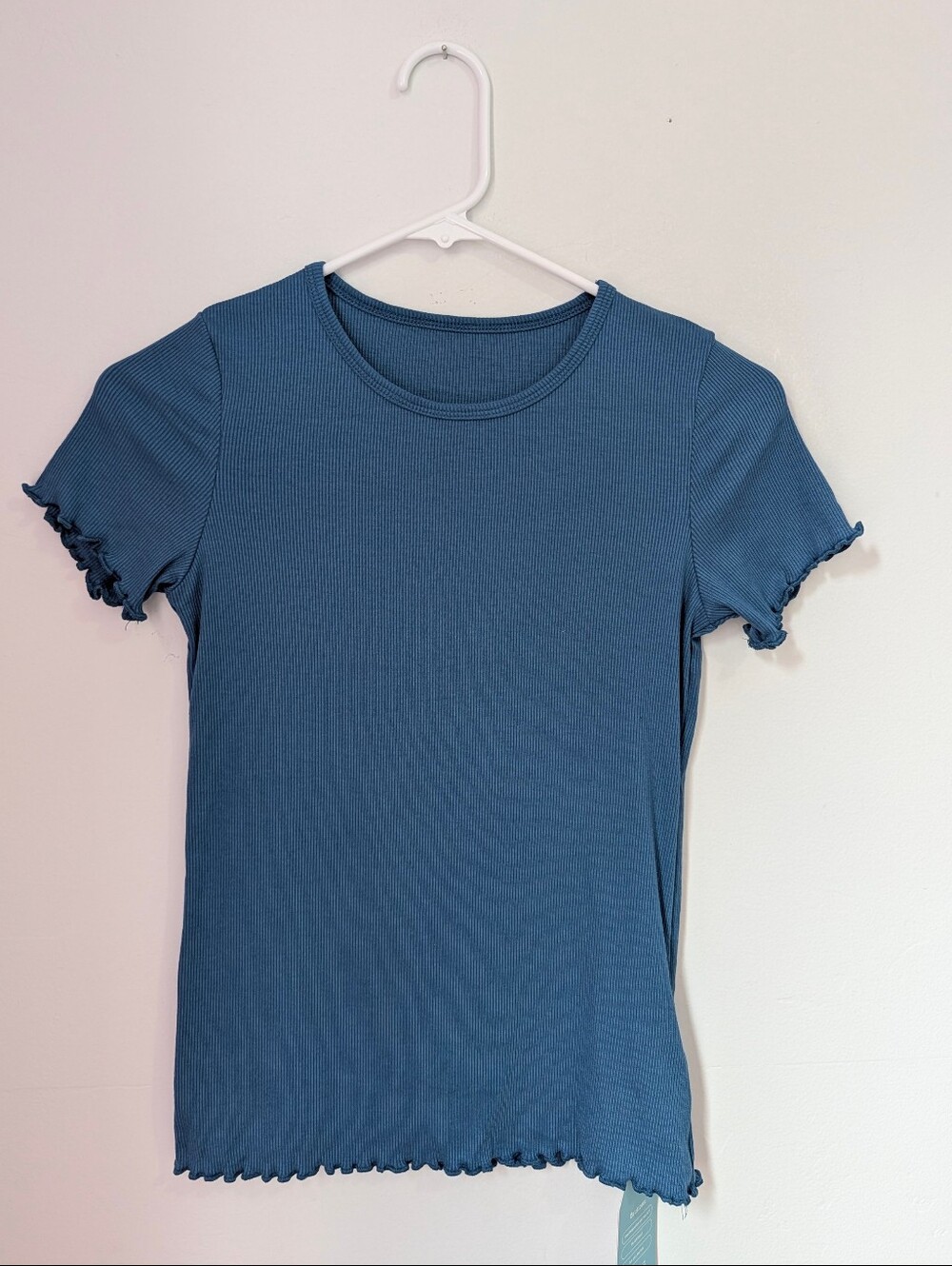 Cute Blue Lettuce-Trim Ribbed Tee – New! size 11-12Y